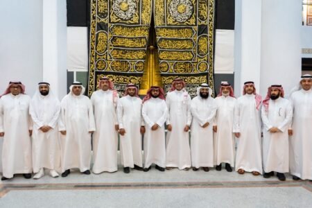 عمداء تقنية المعلومات ومدراء الميزانية وكفاءة الإنفاق بالجامعات السعودية يزورون الواجهة الثقافية في جامعة أم القرى