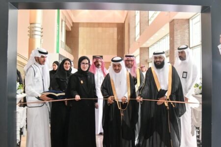رئيس جامعة أمِّ القُرى يفتتح فعاليَّات يوم التَّطوُّع السُّعودي والعالمي 2025