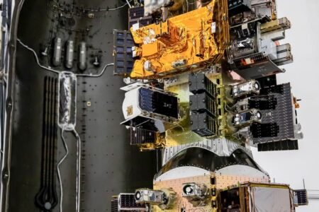 جامعة أم القرى ووكالة الفضاء السعودية تطلقان قمرًا صناعيًّا بحثيًّا لرصد الطقس الفضائي والإشعاعات الشمسية