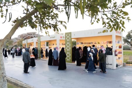 عشرات من دور النشر تثري مهرجان الكتّاب والقرّاء بالطائف