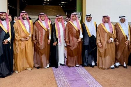 وزير الصناعة والثروة المعدنية يزور مصانع الخياط للطوب الأحمر ويدشّن مبادرة إزاحة الوقود السائل دعماً للاستدامة البيئية