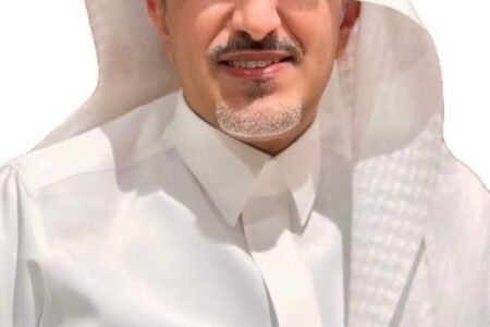 القيادة المتسلطة وتأثيرها على بيئة العمل المؤسسية