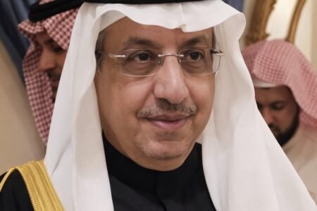وفاة محمد بن عبدالله السويلم رئيس شؤون المواطنين بالديوان الملكي السابق بعد مسيرة حافلة في خدمة الوطن