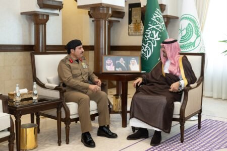 الأمير سعود بن مشعل يستقبل مدير الامن العام