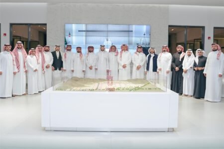 ديوانية “شرفات الحرم” تجمع نخبة الأعيان ورجال الأوقاف في أمسية رمضانية بمكة المكرمة