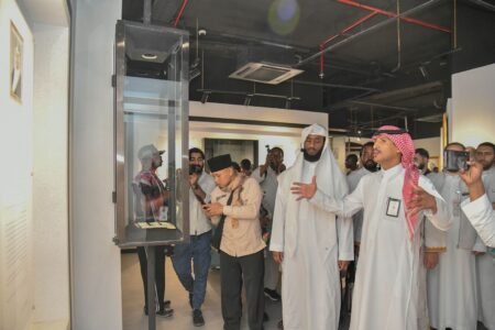الواجهة الثقافية بجامعة أم القرى: نافذة معرفية تروي تاريخ مكة