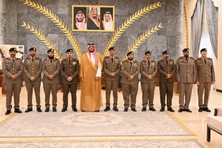 محافظ الطائف يقلّد عددًا من منسوبي شرطة المحافظة رتبهم الجديدة