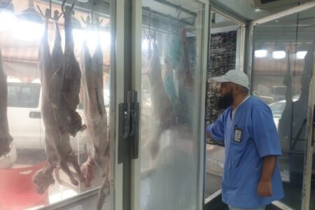 تكثيف الجولات الرقابية على الملاحم في أسواق النفع العام بالعاصمة المقدسة