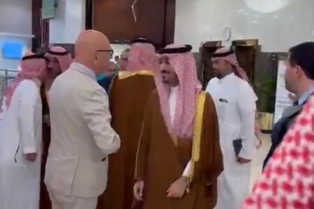 الأمير عبد العزيز بن تركي الفيصل يصل الطائف لرئاسة اجتماع الجمعية العمومية للاتحاد الرياضي للتضامن الإسلامي